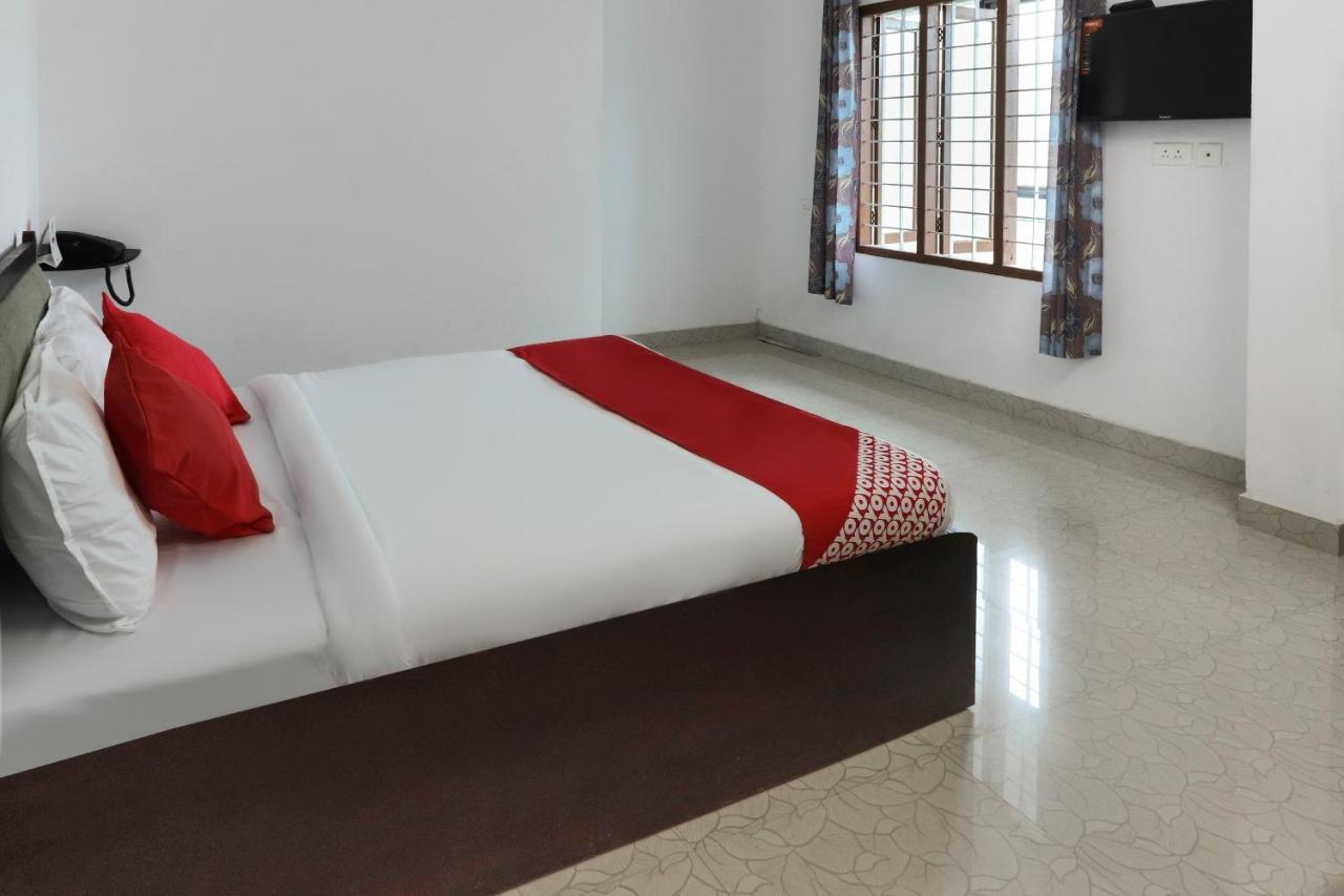 Готель Oyo 49244 Green Castle Residency Nedumkandam Екстер'єр фото