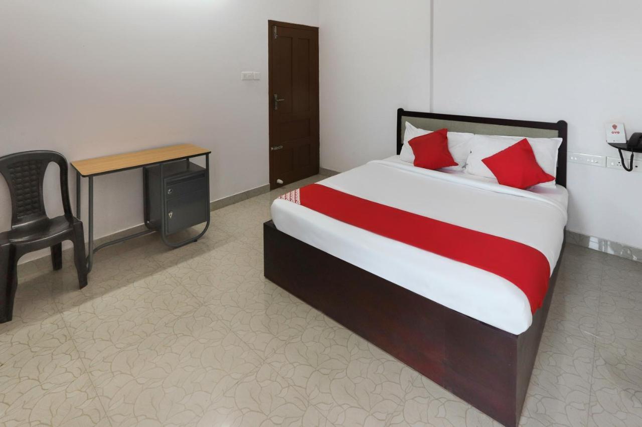 Готель Oyo 49244 Green Castle Residency Nedumkandam Екстер'єр фото